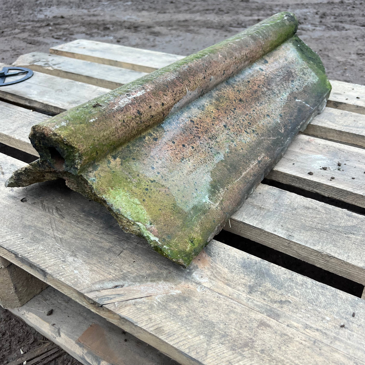 Reclaimed Buff Roll Top 23" Clay Roof Ridge Tile - 110 Degree