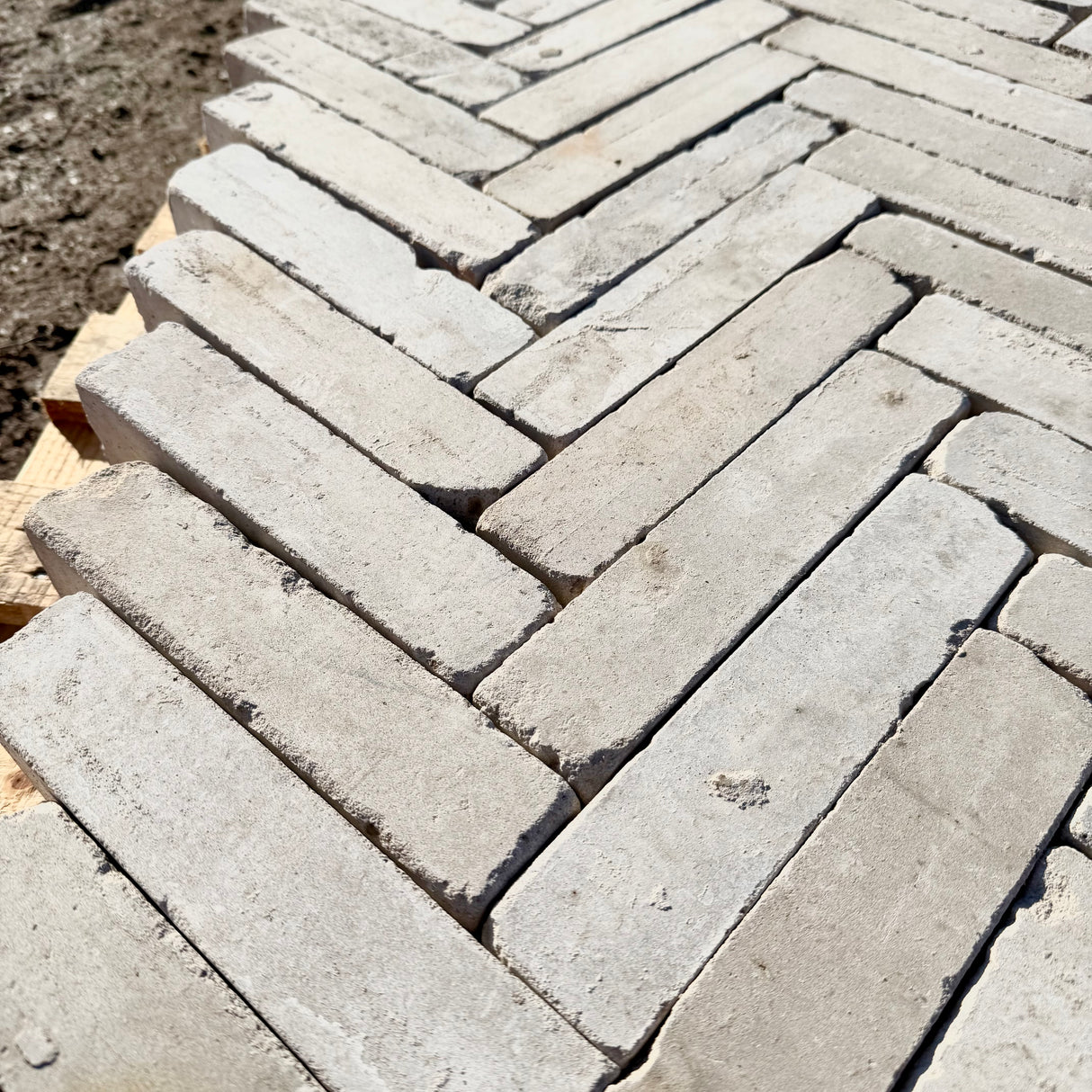 Reclaimed White Stacker Dutch Pavers