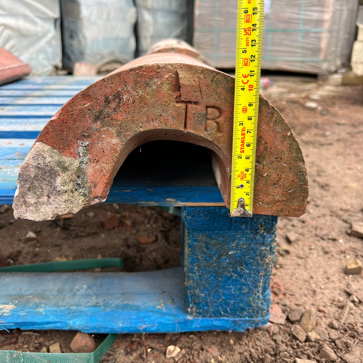 Reclaimed Terracotta Red Wall Coping Brick - Job Lot of 4 ft