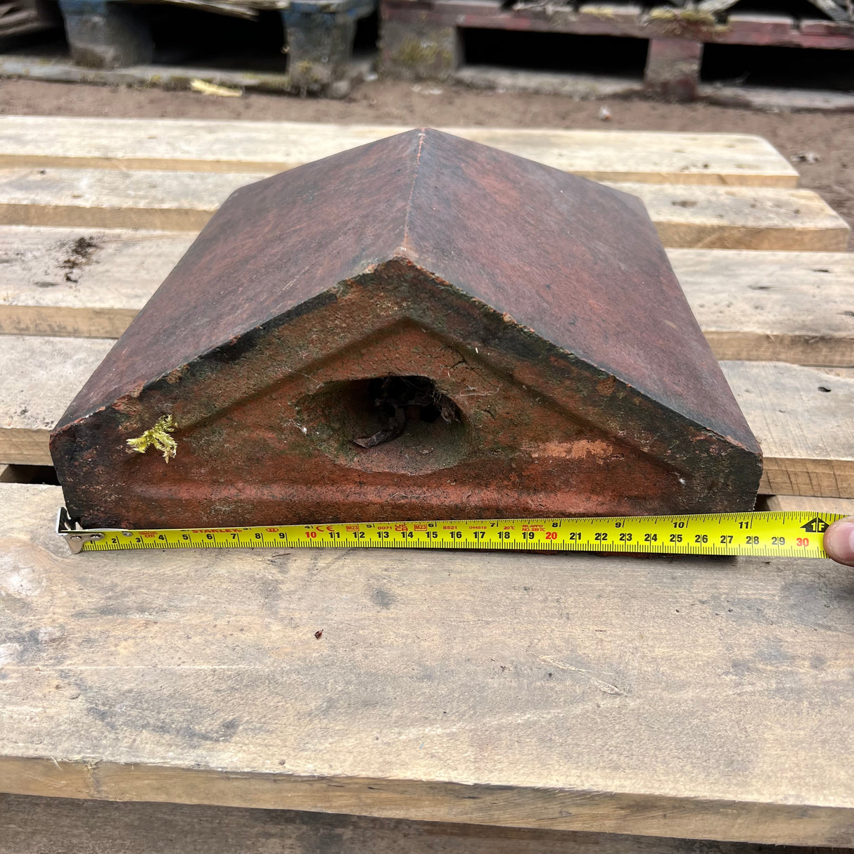 Reclaimed Terracotta Red Brick Wall Coping End