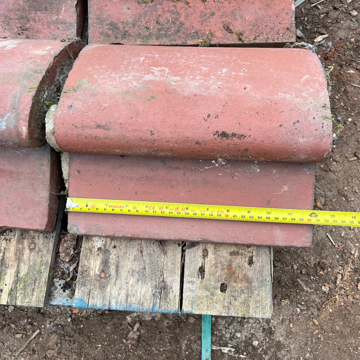 Reclaimed Terracotta Red Wave Wall Coping Brick - Job Lot of 10ft