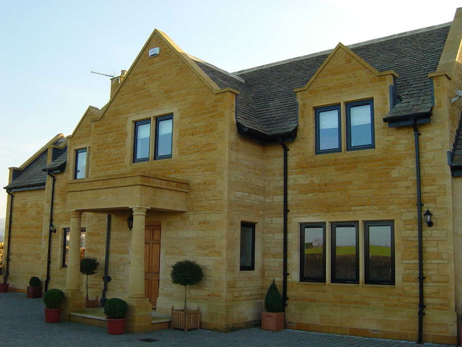 Cotswold Gold Tumbled Building Stone - Per SQM