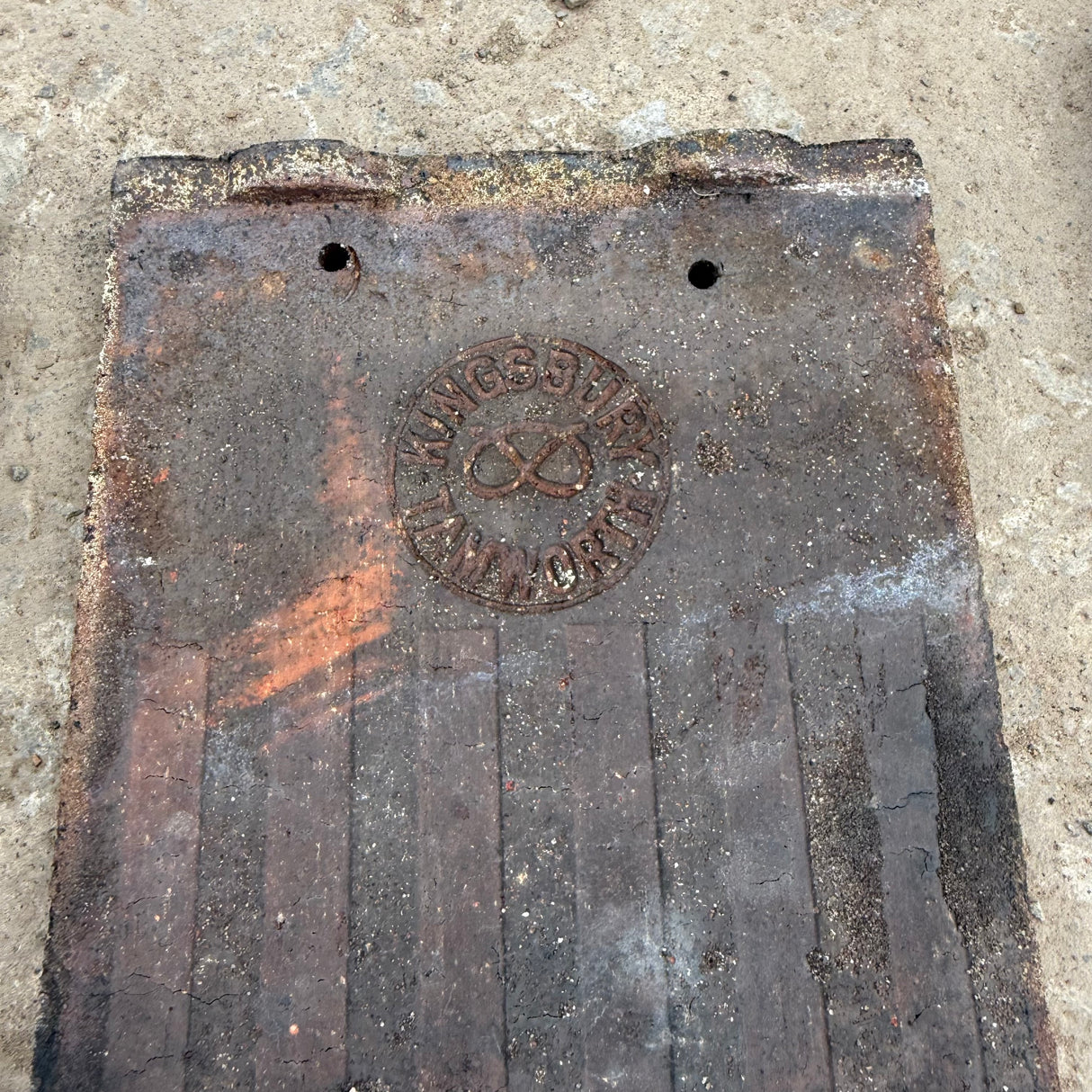 Reclaimed Machine Made Kingsbury Roofing Tiles