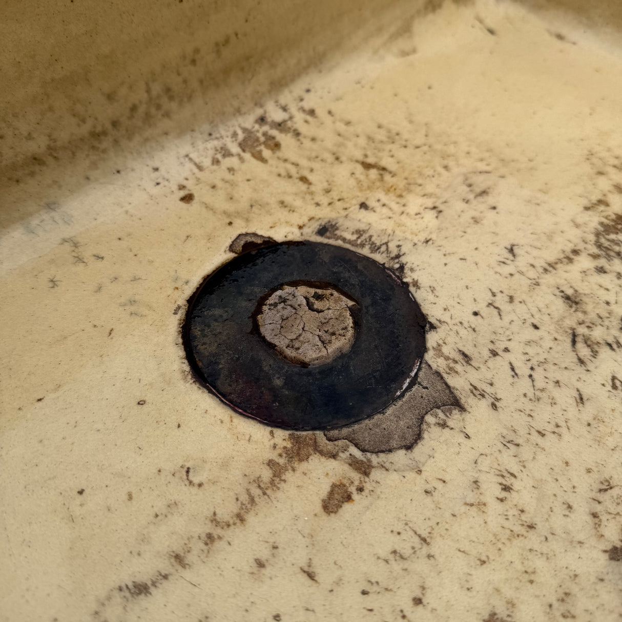 Reclaimed Yellow Ceramic Belfast Sink