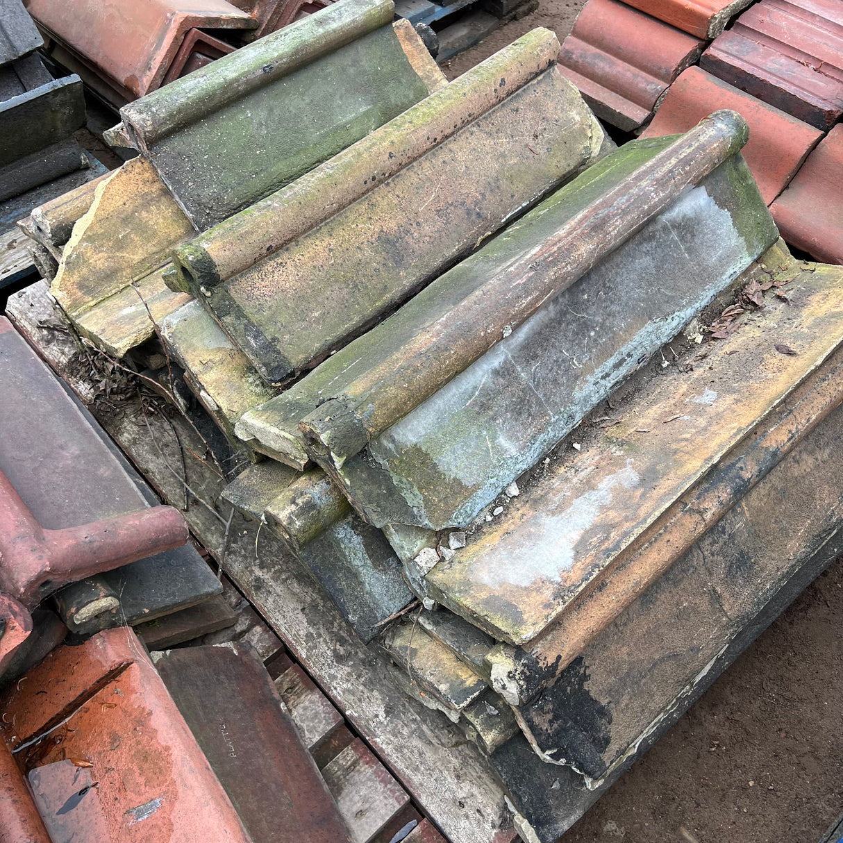 Reclaimed Buff Roll Top 23" Clay Roof Ridge Tile - 110 Degree