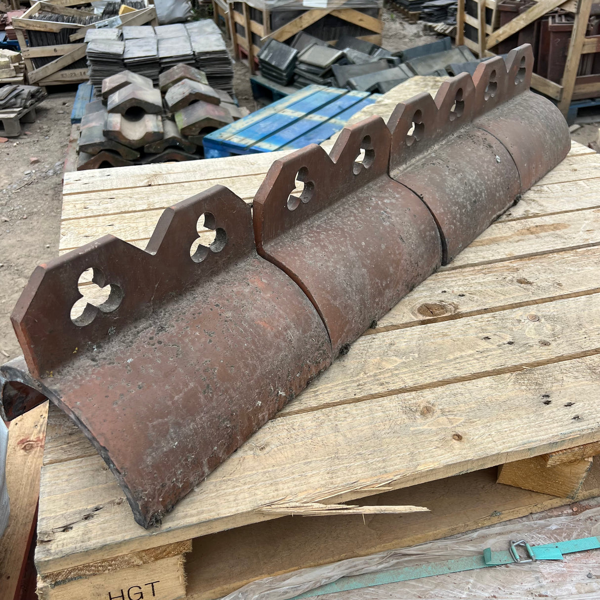 Reclaimed Terracotta Red Half Round Clover Clay Roof Ridge Tile - Job Lot