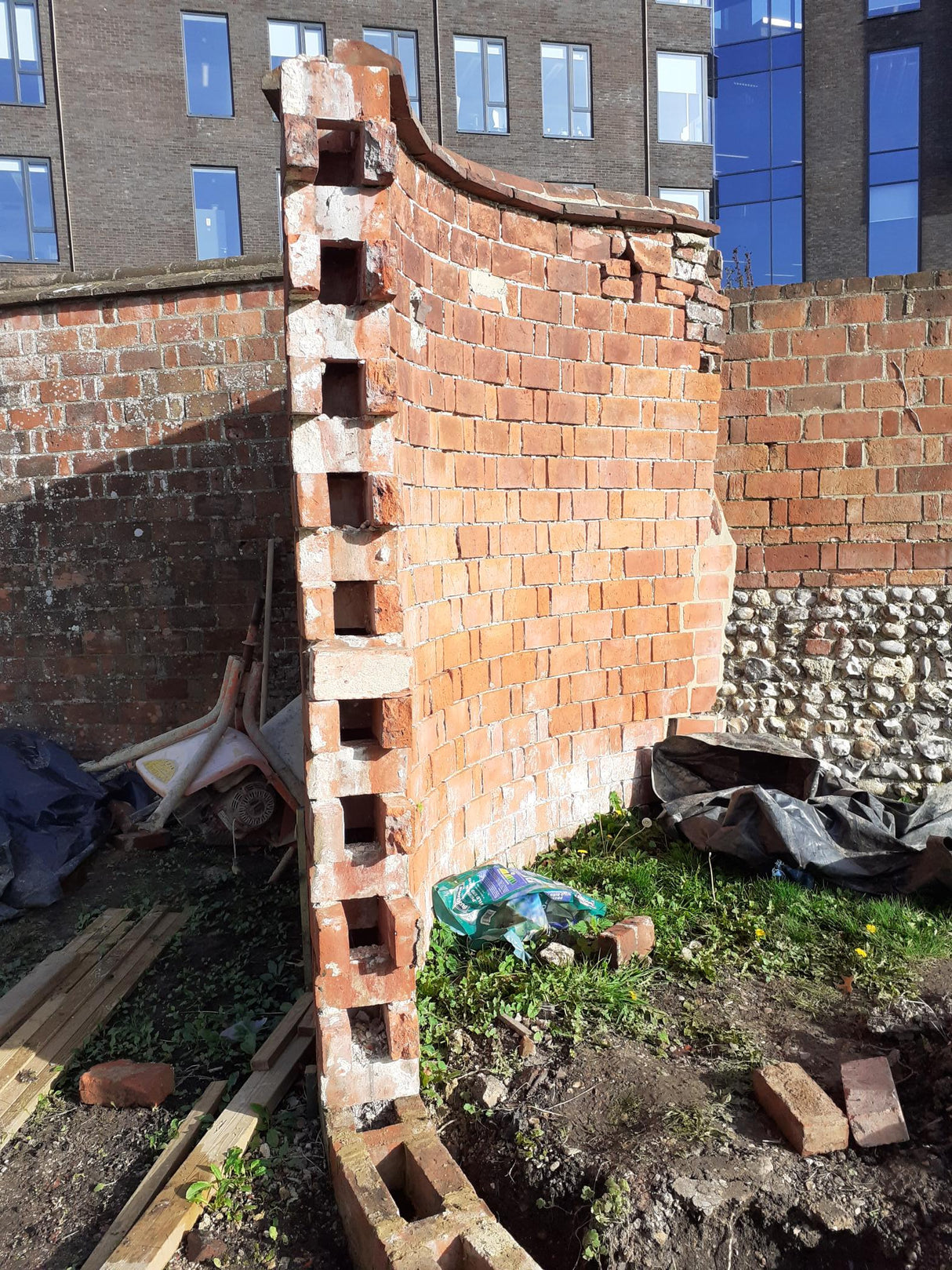 Crinkle-Crankle Wall Or Wavy Wall in Ipswich
