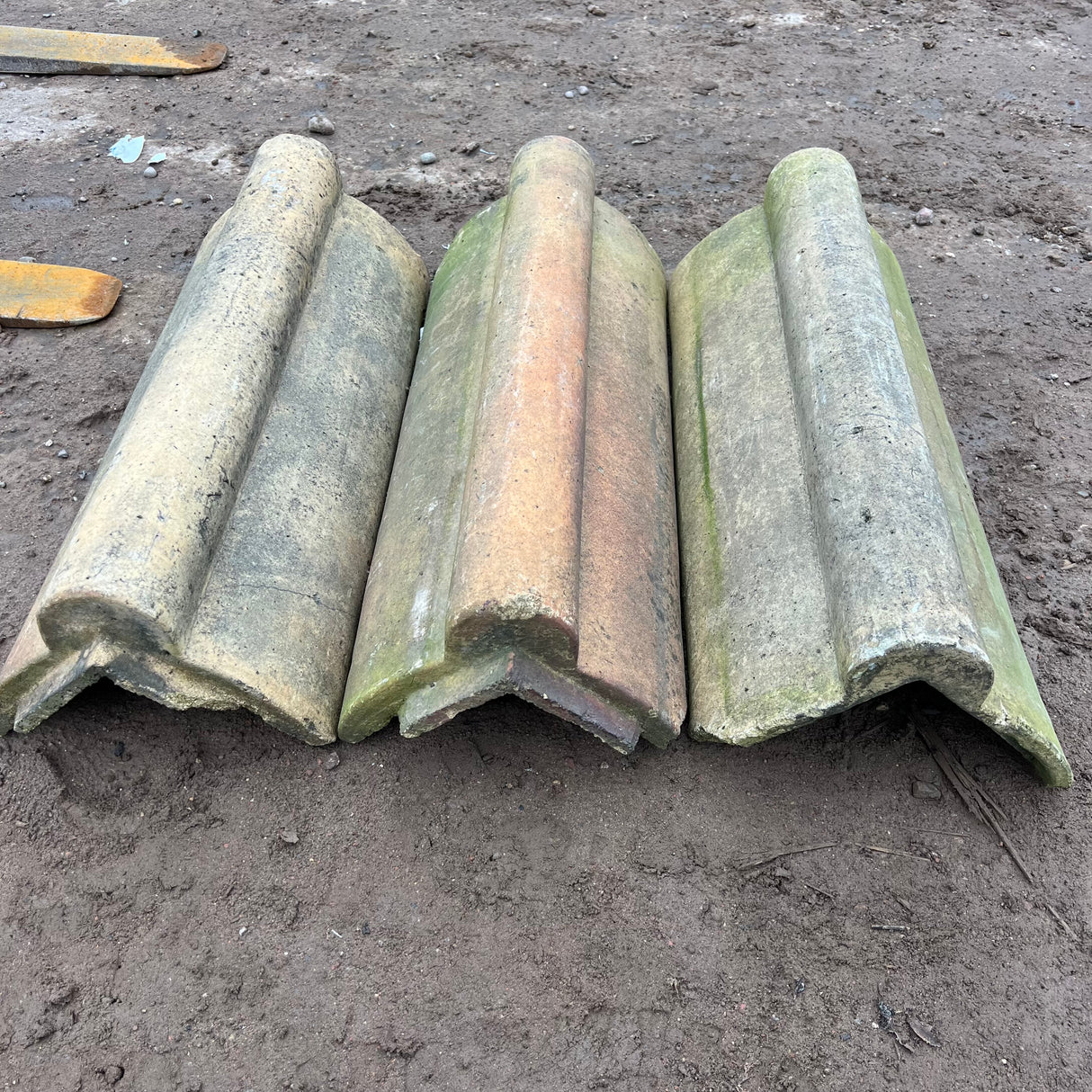 Reclaimed Buff Roll Top Clay Roof Ridge Tile - Job Lot