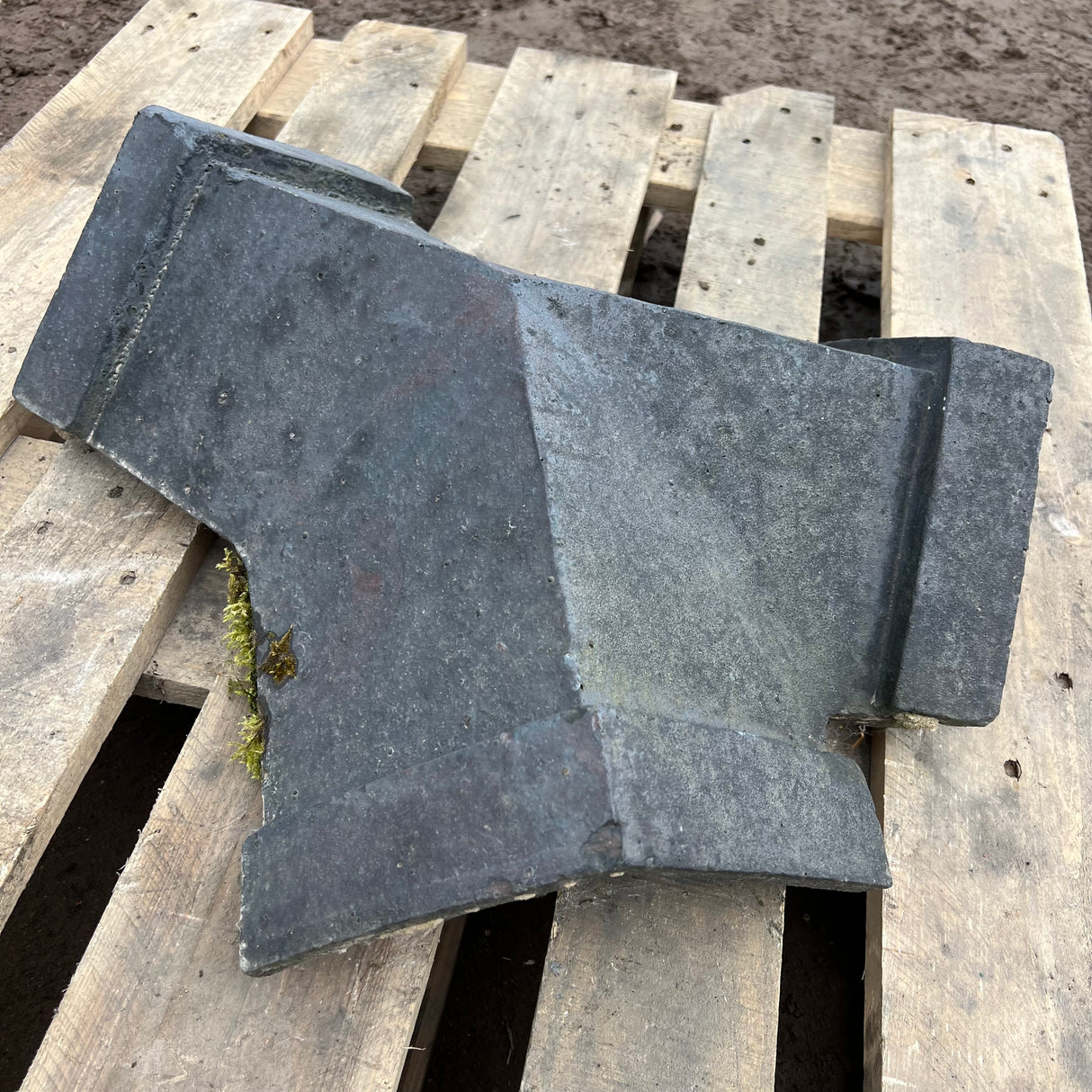 Reclaimed Staffordshire Blue Y Ridge Three Way Hip Junction Clay Ridge Tile