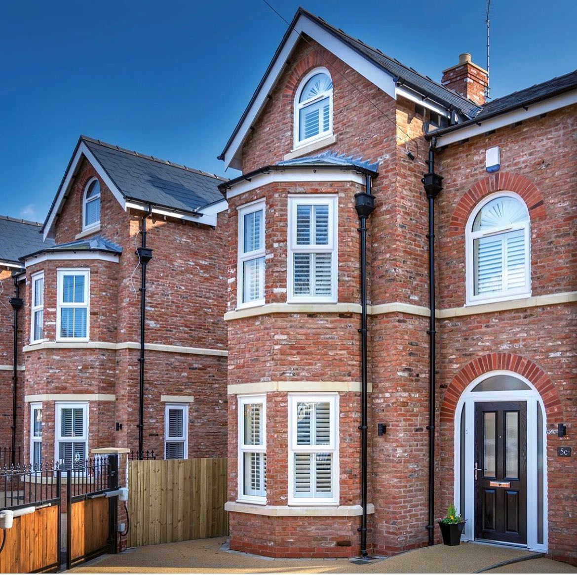 New Build Development Using Reclaimed Antique Bricks