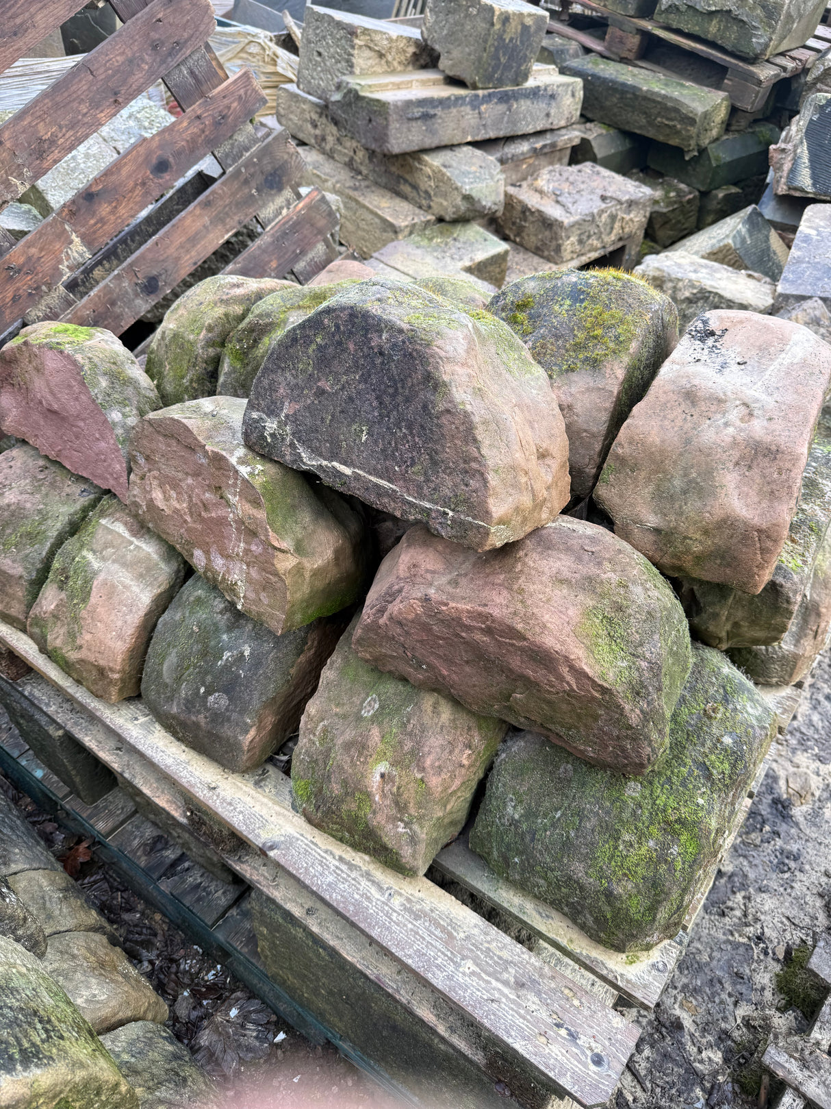 Reclaimed Red Sandstone Round Stone Coping - Job Lot