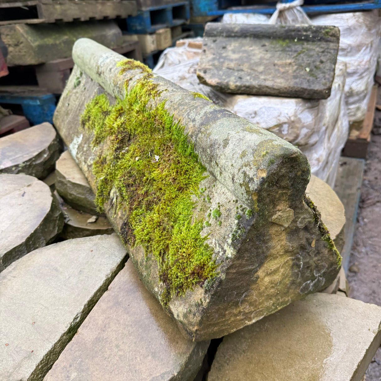 Reclaimed Roll Top Stone Wall Coping - Job Lot