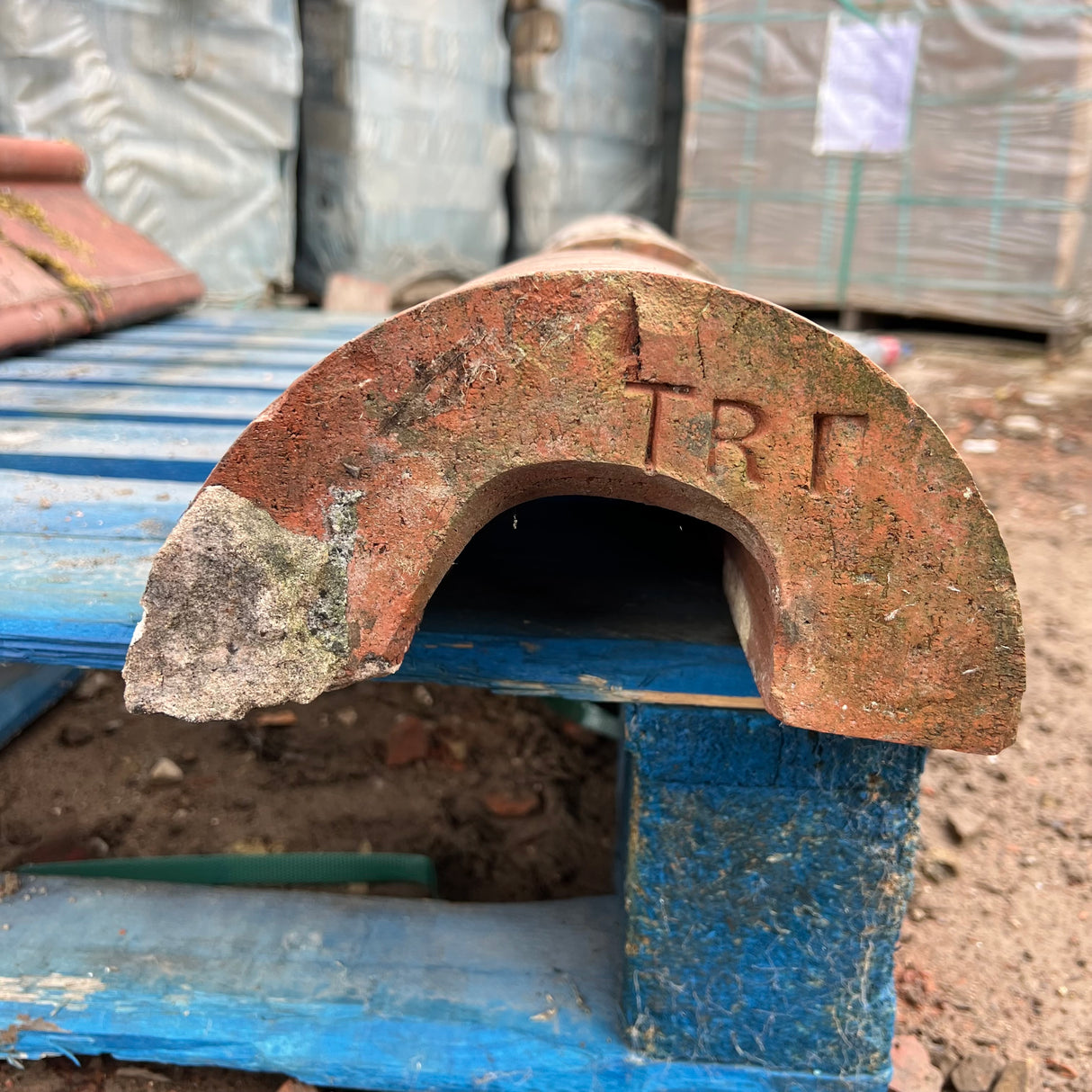 Reclaimed Terracotta Red Wall Coping Brick - Job Lot of 4 ft