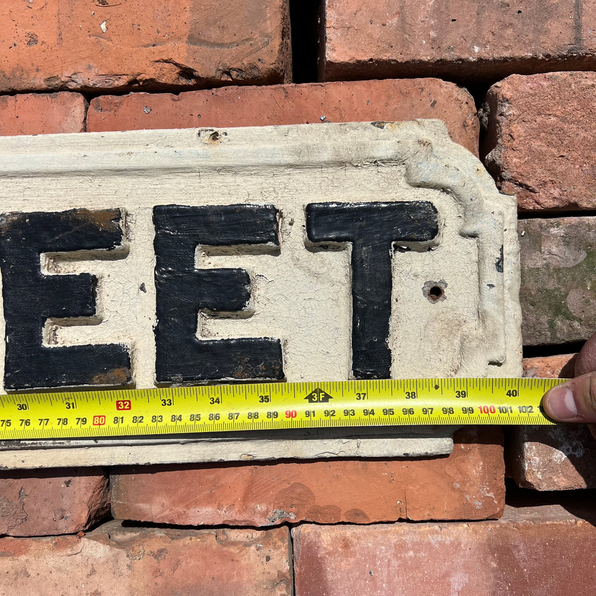 Original Cast Iron ‘Queen Street’ Sign