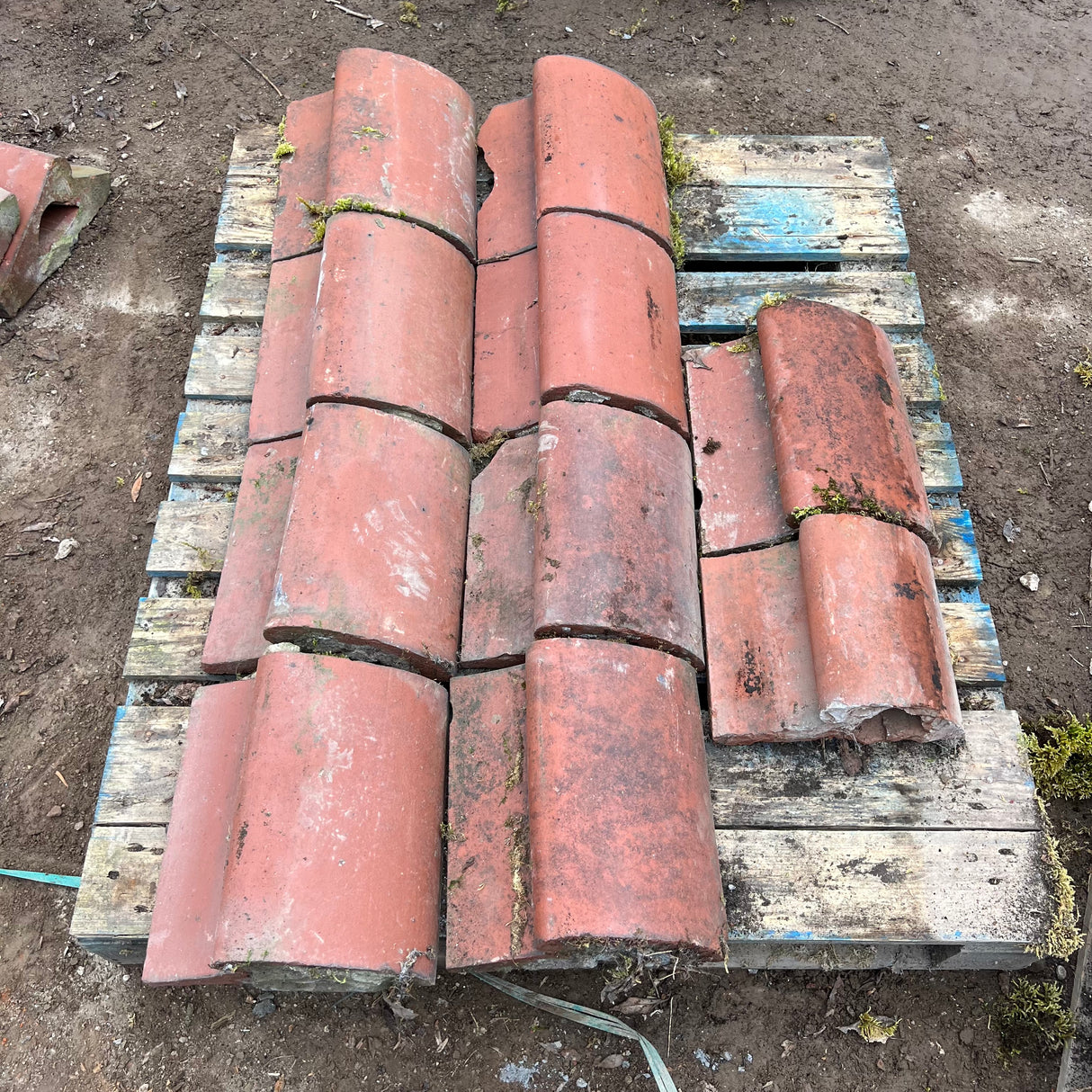 Reclaimed Terracotta Red Wave Wall Coping Brick - Job Lot of 10ft
