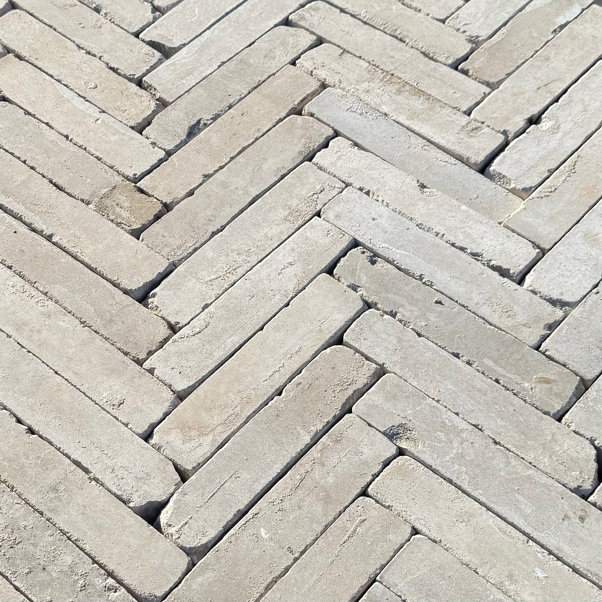 Reclaimed White Stacker Dutch Pavers