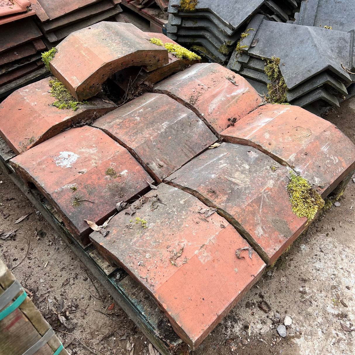 Reclaimed Terracotta Red Wall Coping Brick - Job Lot of 9ft