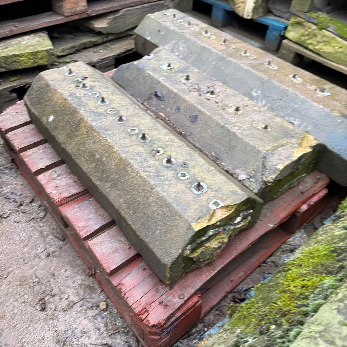 Reclaimed Stone Coping - Job Lot