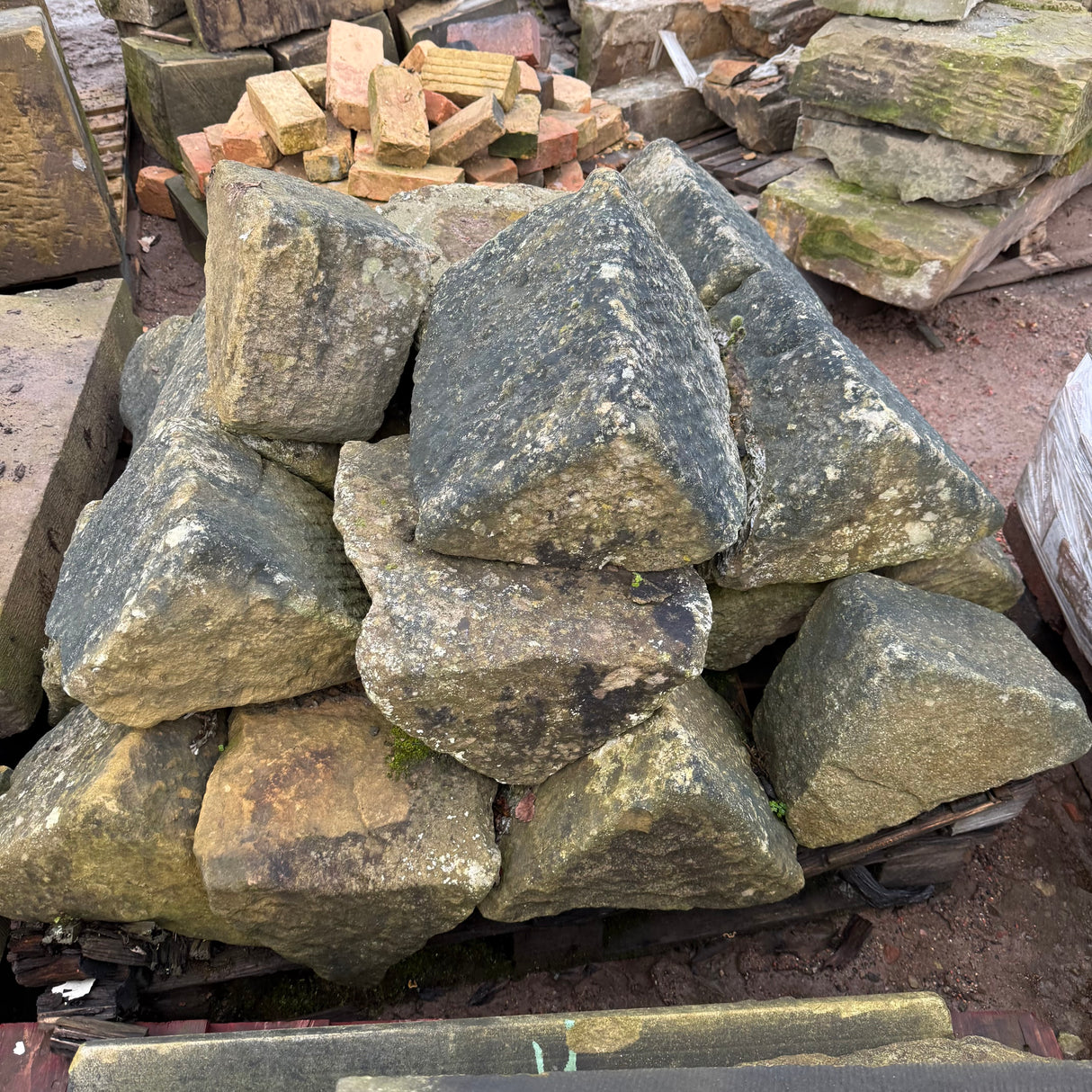Reclaimed Triangle Stone Wall Coping - Job Lot
