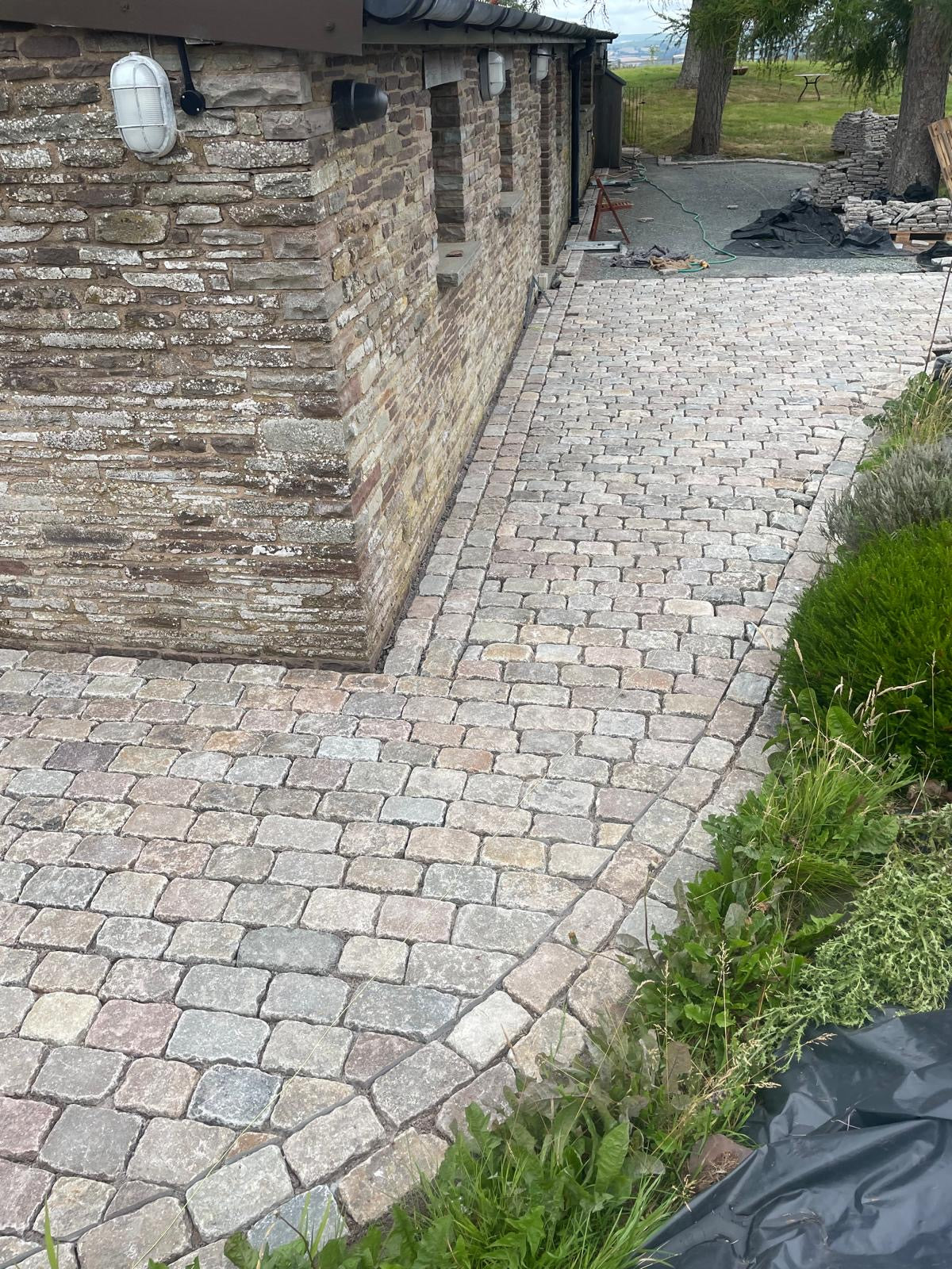 Reclaimed Mixed Granite Cobble Tops - Per SQM