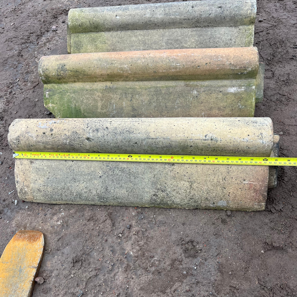 Reclaimed Buff Roll Top Clay Roof Ridge Tile - Job Lot