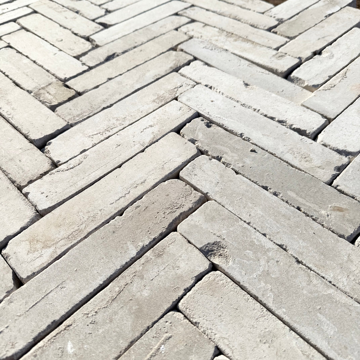 Reclaimed White Stacker Dutch Pavers