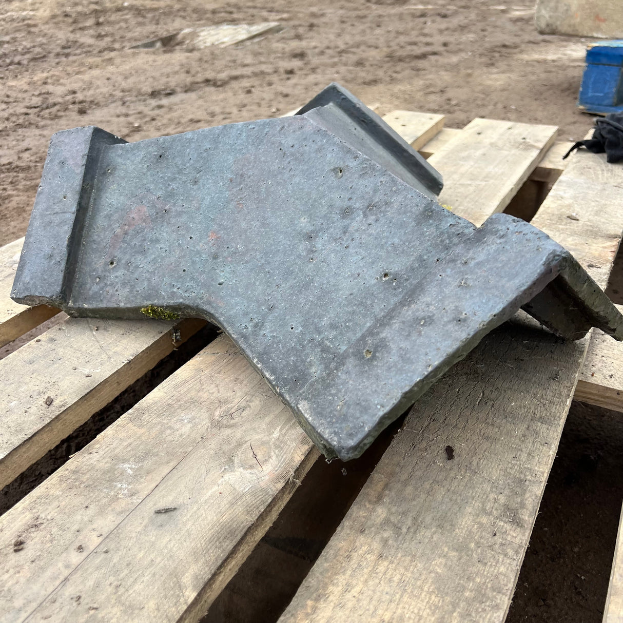 Reclaimed Staffordshire Blue Y Ridge Three Way Hip Junction Clay Ridge Tile