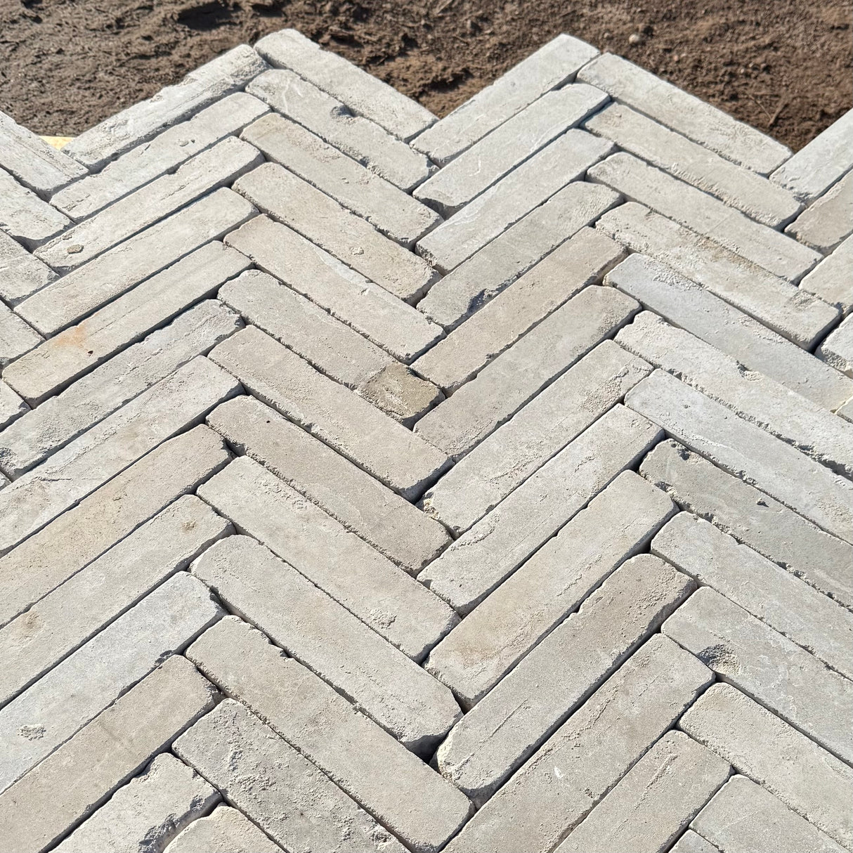 Reclaimed White Stacker Dutch Pavers