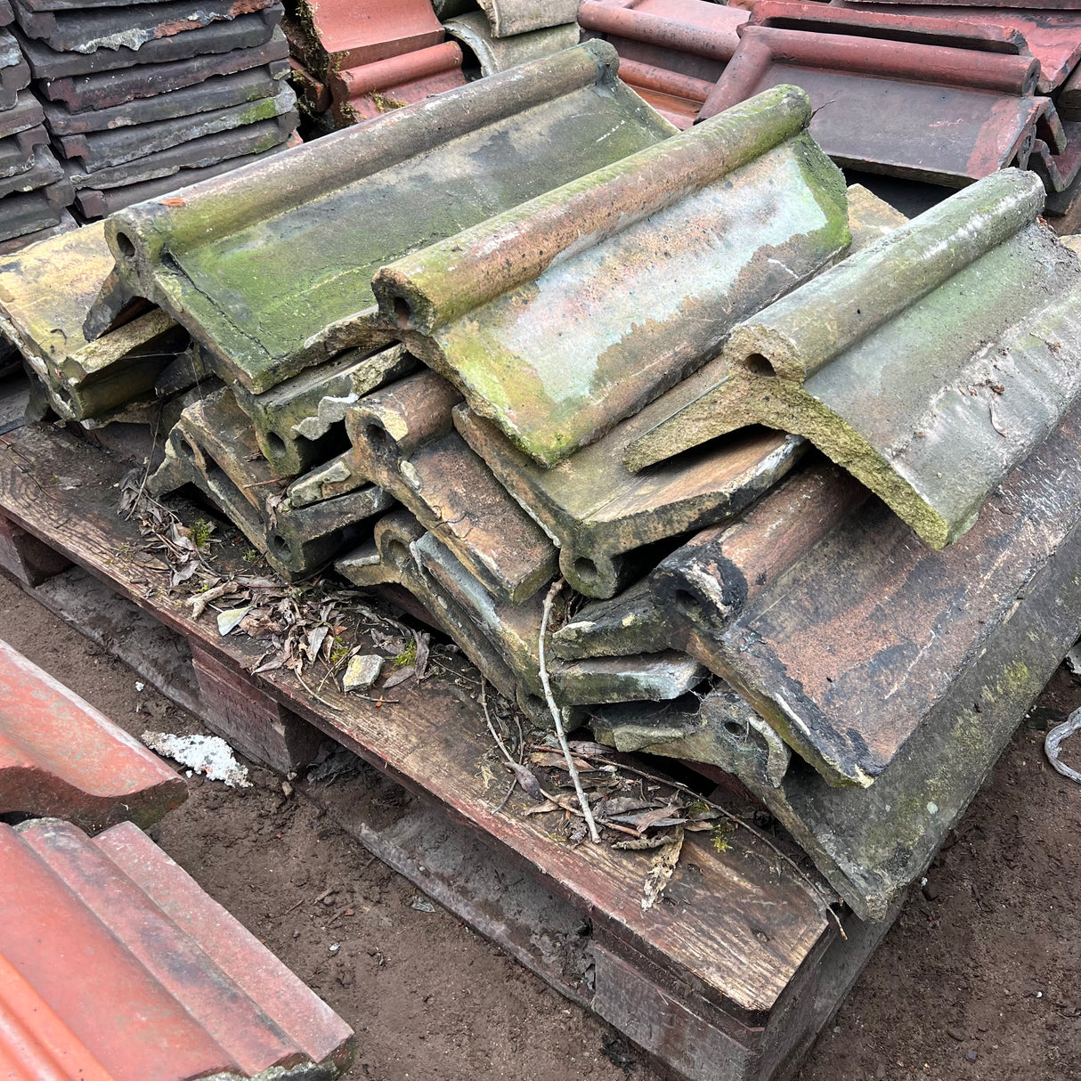 Reclaimed Buff Roll Top 23" Clay Roof Ridge Tile - 110 Degree