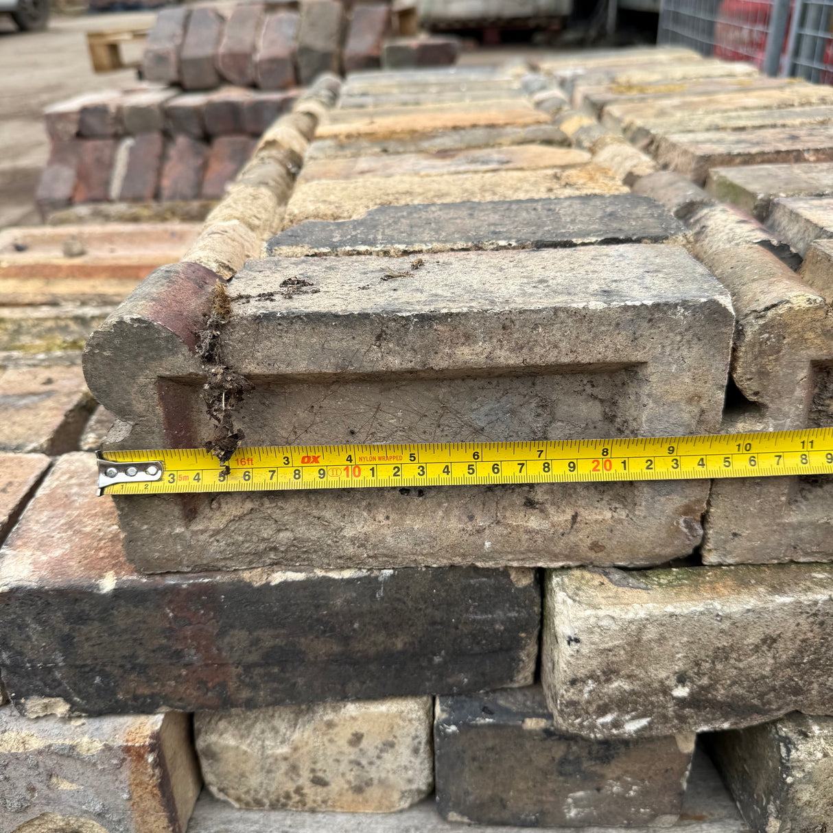 Reclaimed Cream Decorative Bricks - Job Lot of 23 Bricks