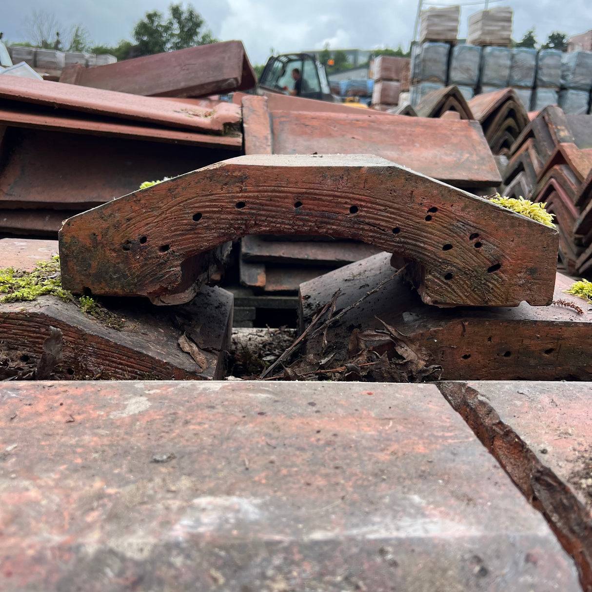 Reclaimed Terracotta Red Wall Coping Brick - Job Lot of 9ft