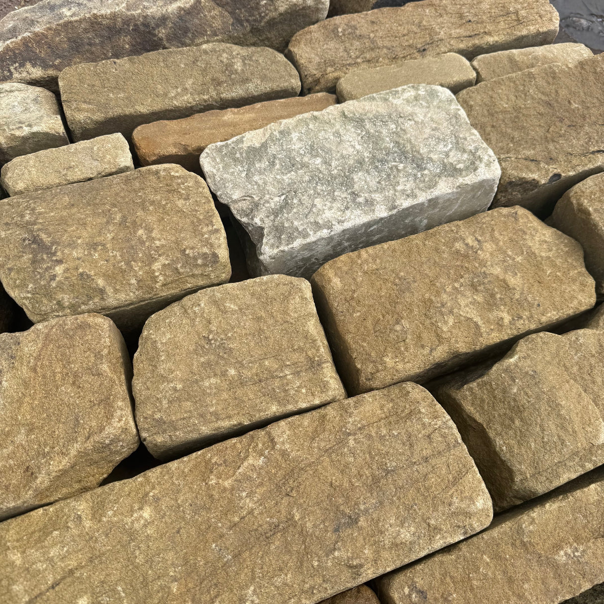Tumbled Farmhouse Walling Stone - Per Bag