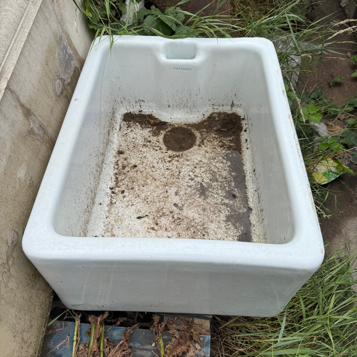 Reclaimed White Ceramic Belfast Sink
