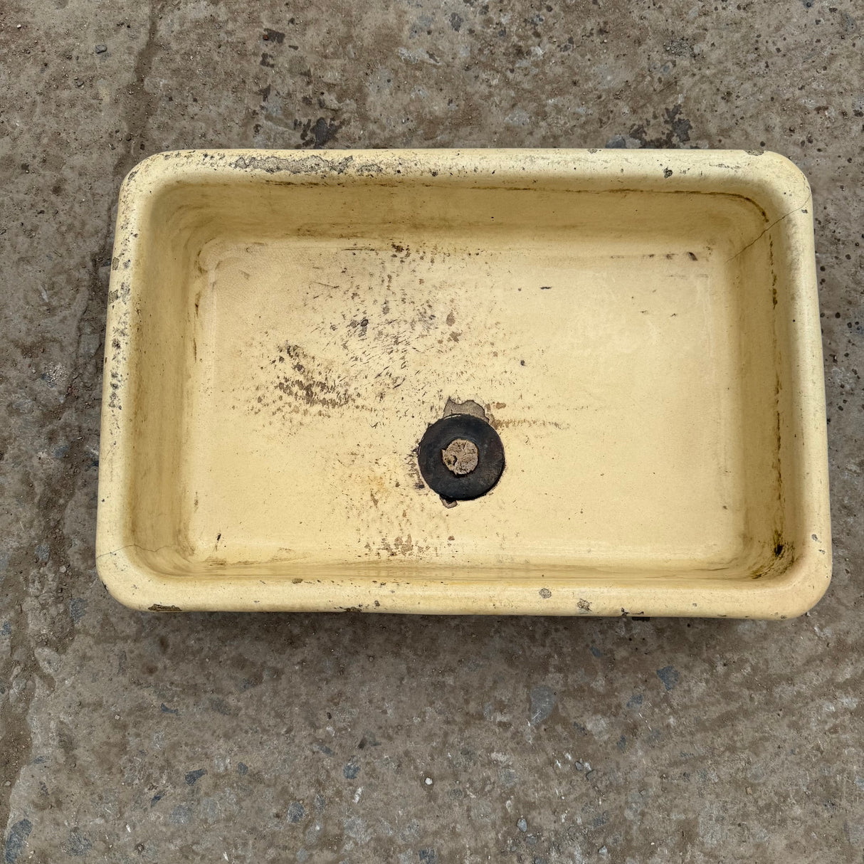 Reclaimed Yellow Ceramic Belfast Sink