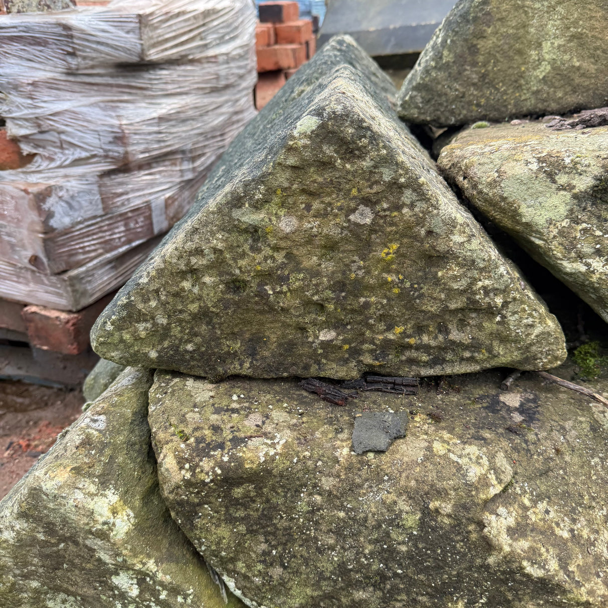 Reclaimed Triangle Stone Wall Coping - Job Lot