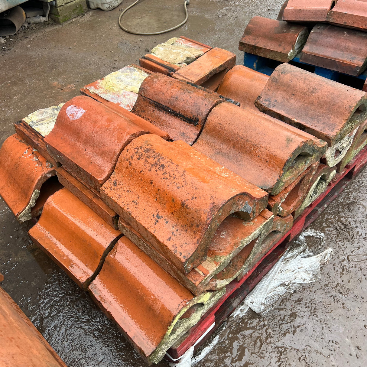 Reclaimed Saddleback Wall Coping Bricks - Job Lot of 25