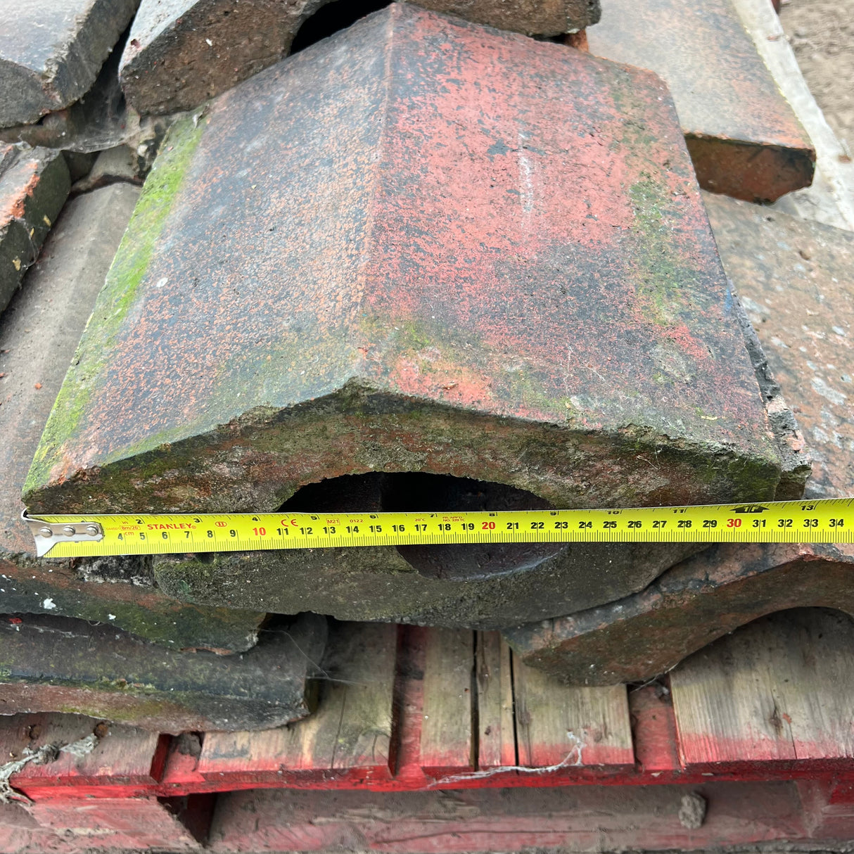Reclaimed Weathered Red Triangle Wall Coping Brick - Job Lot of 25ft