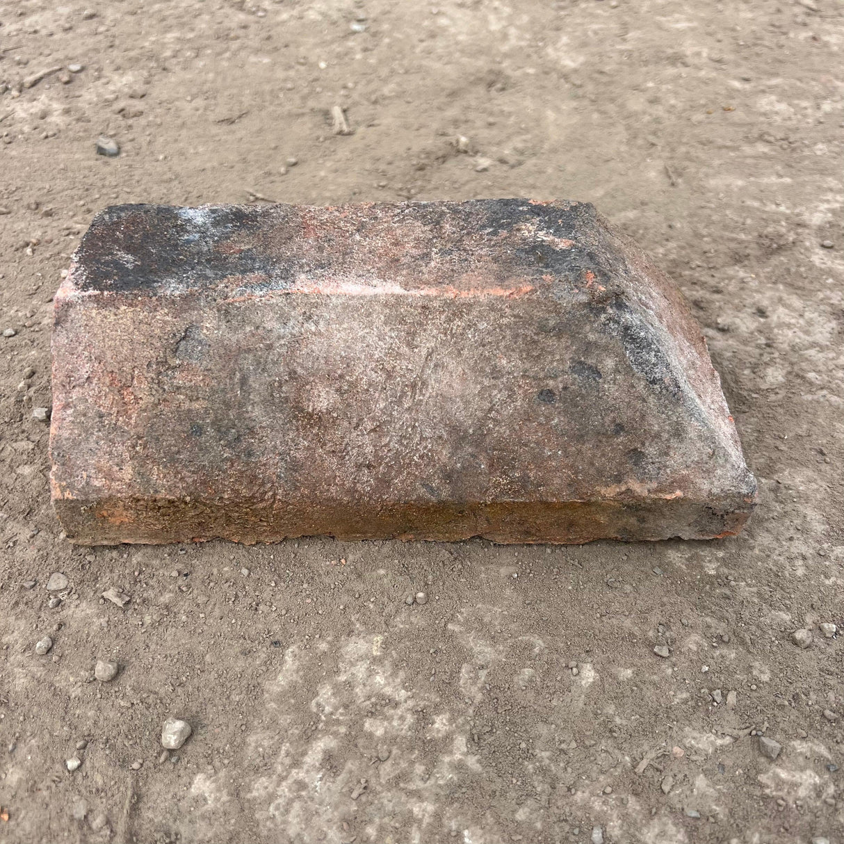 65mm Handmade Plinth External Return (Right Hand) Brick PL7.2 - Reclaimed Brick Company