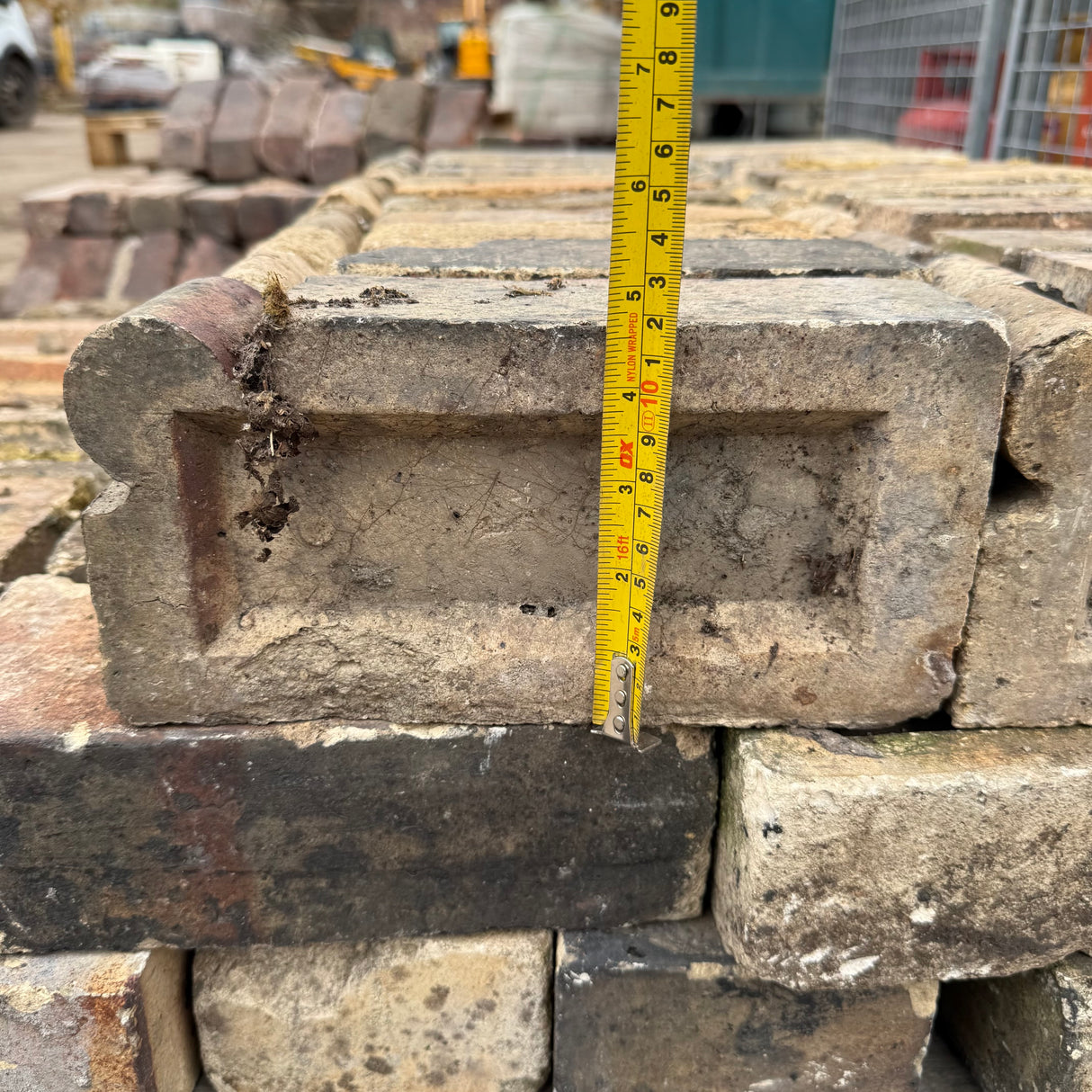Reclaimed Cream Decorative Bricks - Job Lot of 23 Bricks