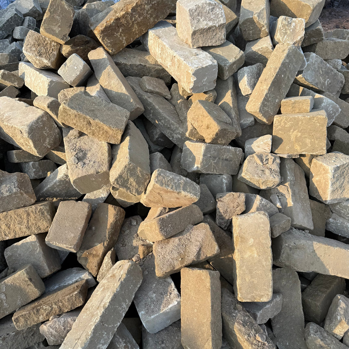 Tumbled Farmhouse Walling Stone - Per Bag