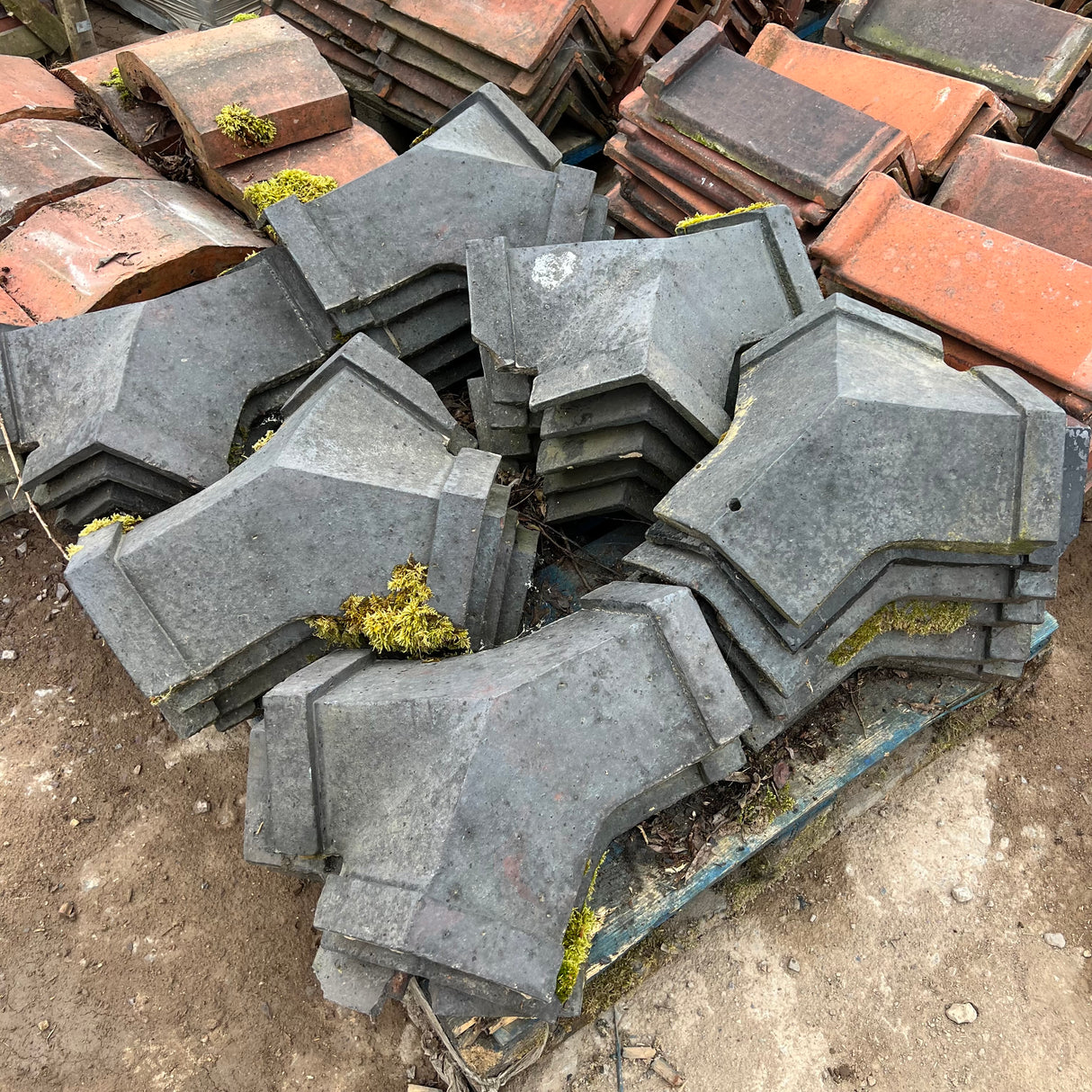 Reclaimed Staffordshire Blue Y Ridge Three Way Hip Junction Clay Ridge Tile