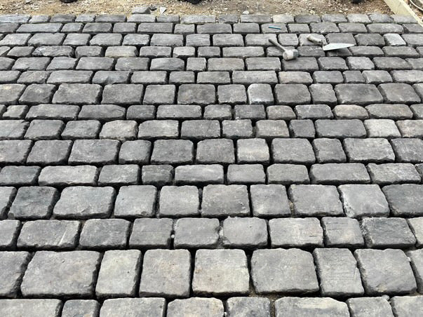 Reclaimed Grit Stone Cobbles - Per Bag