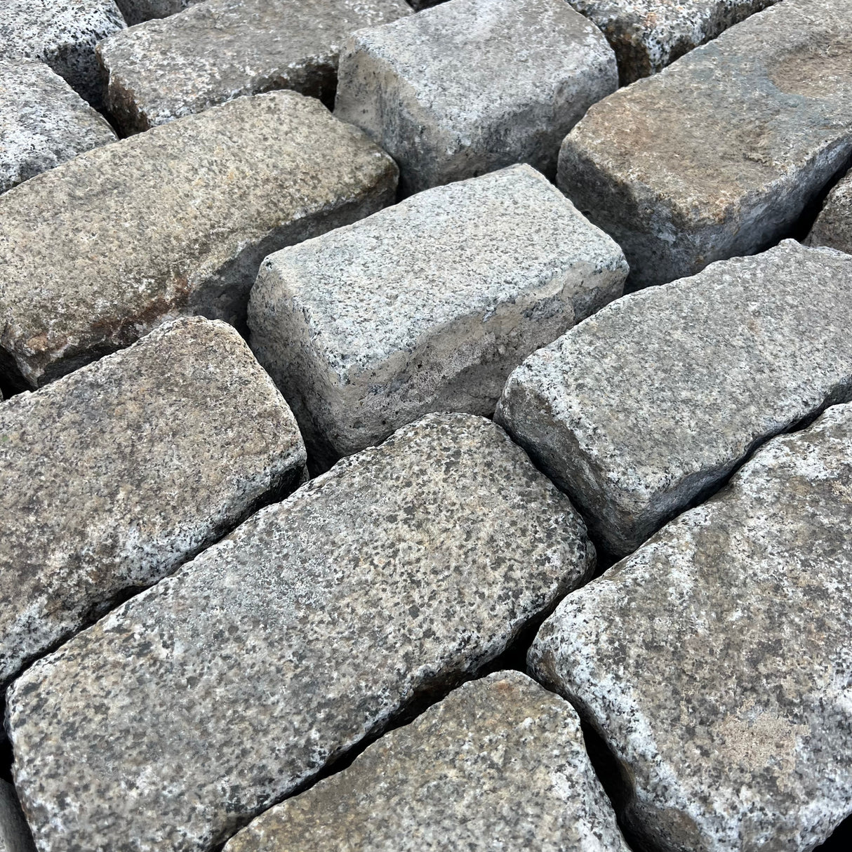 Reclaimed Elongated London Granite Cobble Setts - Bulk Bag