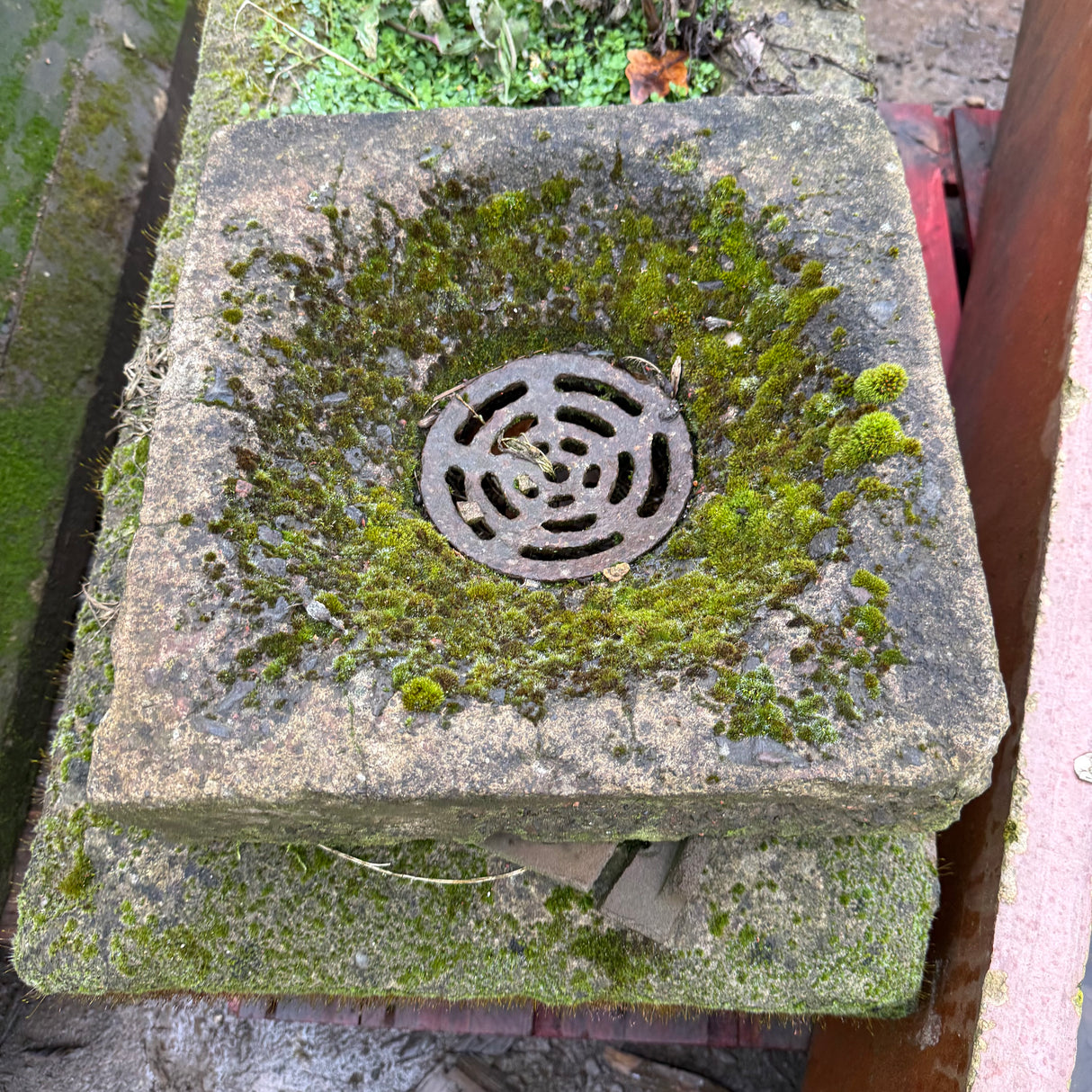 Reclaimed Stone Gully with Metal Grate