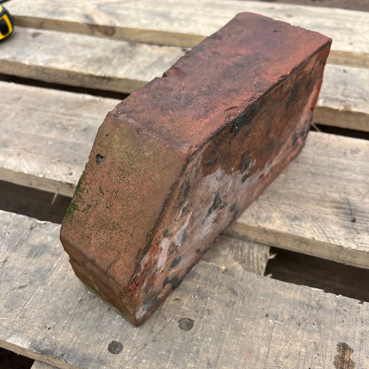 Reclaimed Angled Cant Brick