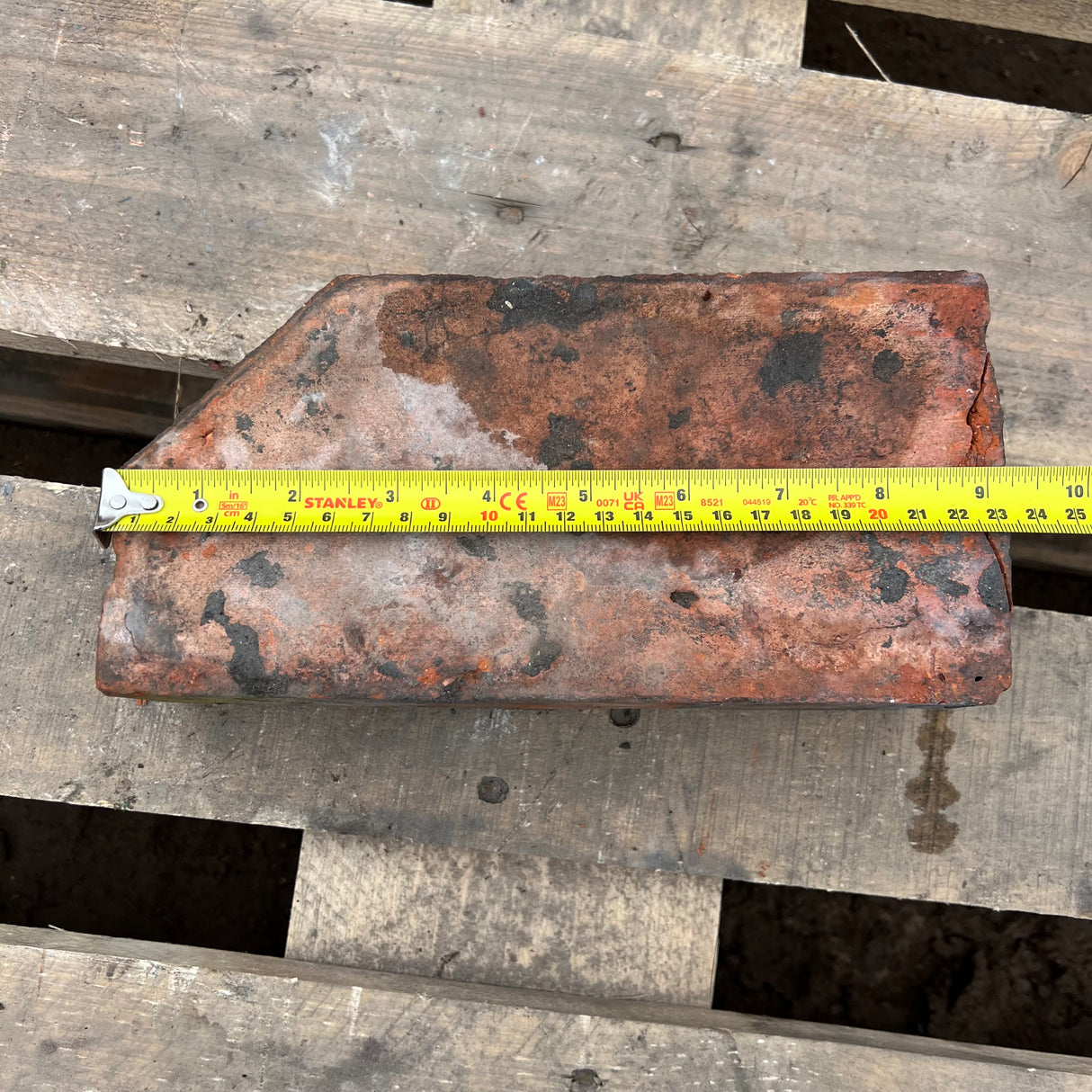 Reclaimed Angled Cant Brick