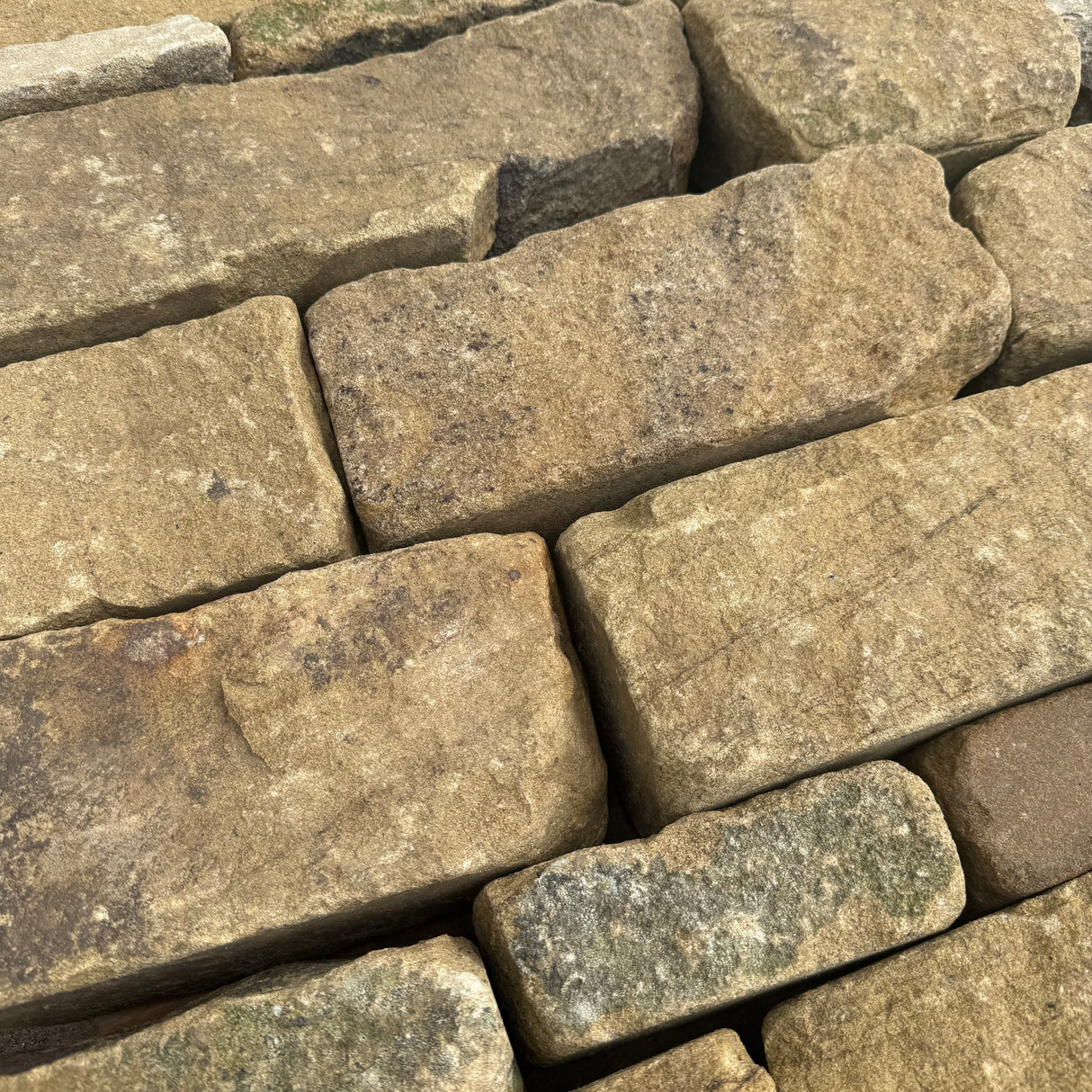 Tumbled Farmhouse Walling Stone - Per Bag