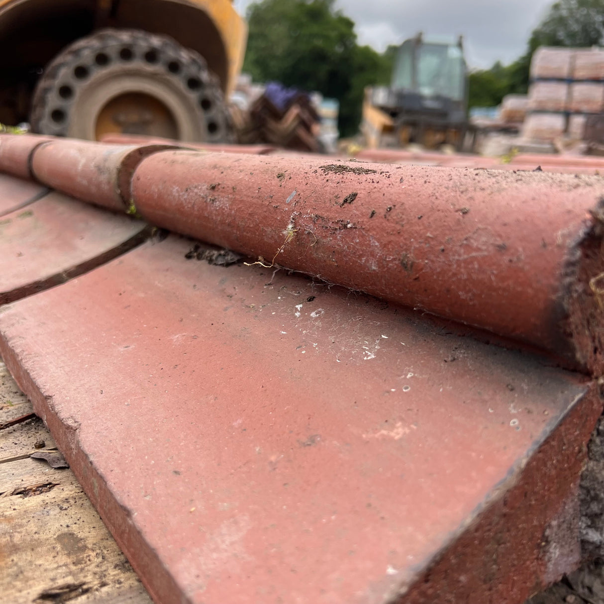 Reclaimed Terracotta Red Wave Wall Coping Brick - Job Lot of 10ft