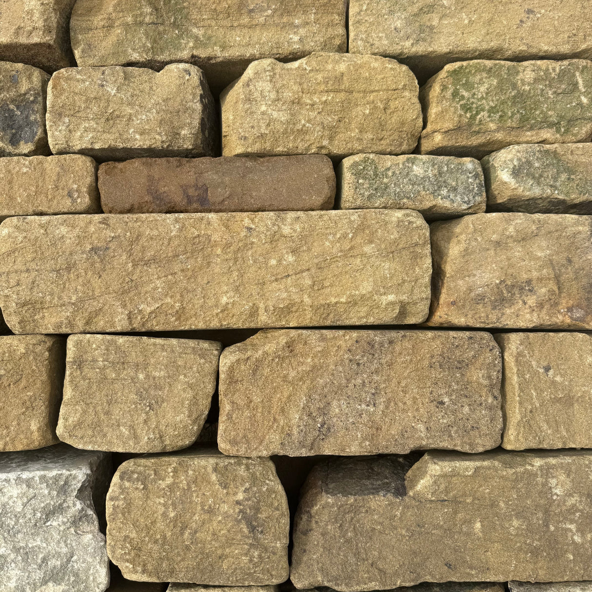 Tumbled Farmhouse Walling Stone - Per Bag