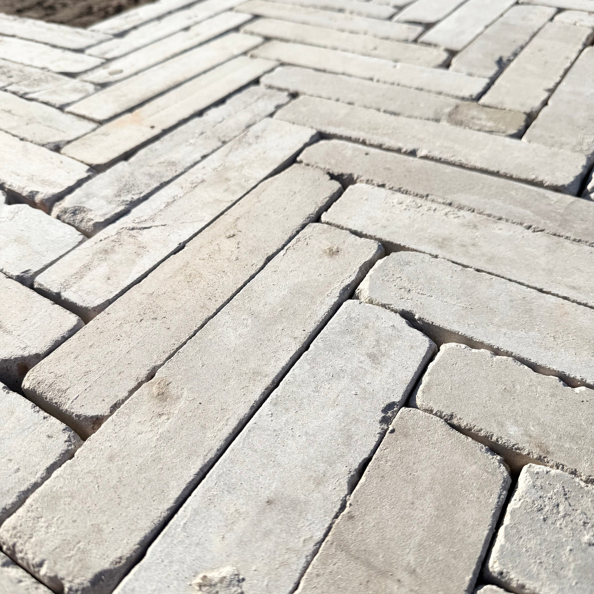 Reclaimed White Stacker Dutch Pavers